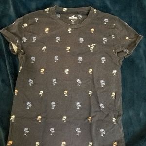 Hollister Hawaiian tree pattern shirt